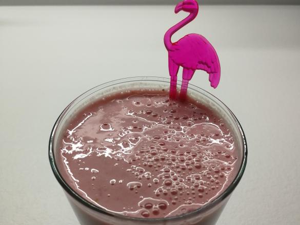 Smoothie fragola, banana e yogurt greco