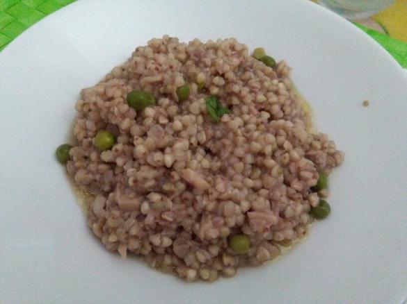 Grano saraceno  con funghi e piselli