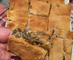 Sfogliata con carciofi e salsiccia