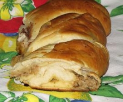 pan brioche tonno, svizzero e capperi