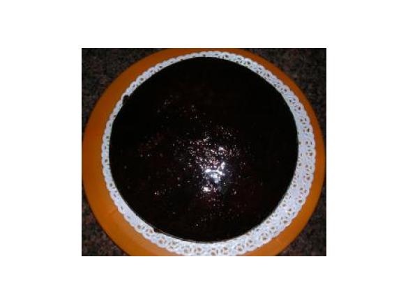 TORTA CON GLASSA DI CACAO E VINO ROSSO