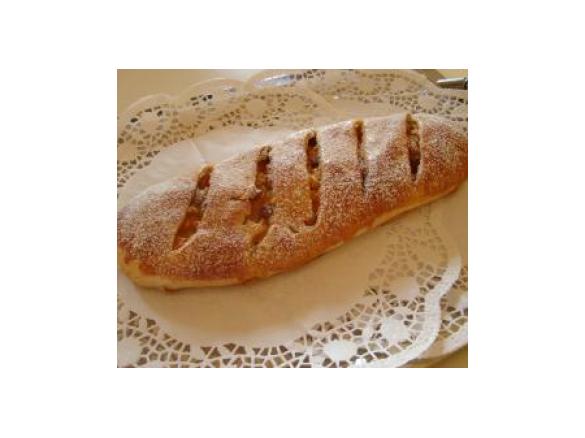 strudel di albicocche in pasta al moscato