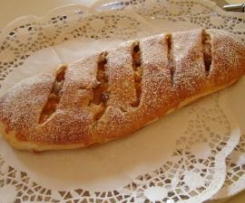 strudel di albicocche in pasta al moscato