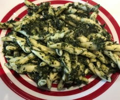 Pasta fresca con pesto di cavolo nero