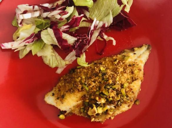 Filetto di branzino in crosta di pistacchi
