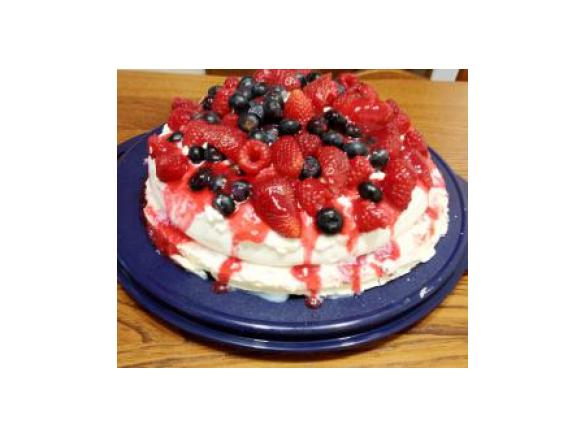 Pavlova ai frutti di bosco