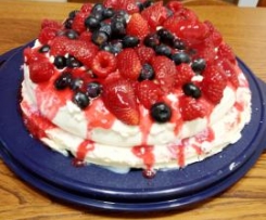 Pavlova ai frutti di bosco