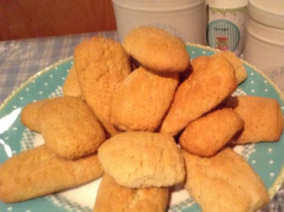 BISCOTTI  DA LATTE  CASERECCI