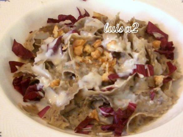 Tagliatelle alla trevisana con fonduta di gorgonzola