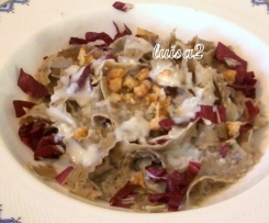 Tagliatelle alla trevisana con fonduta di gorgonzola