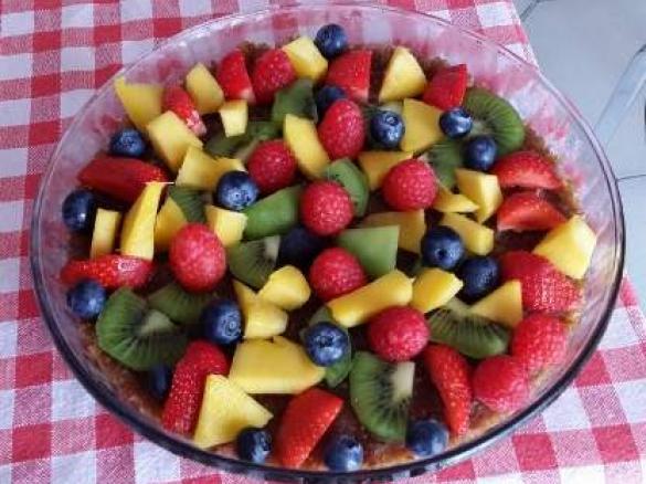 TORTA DI DATTERI E FRUTTI DI BOSCO