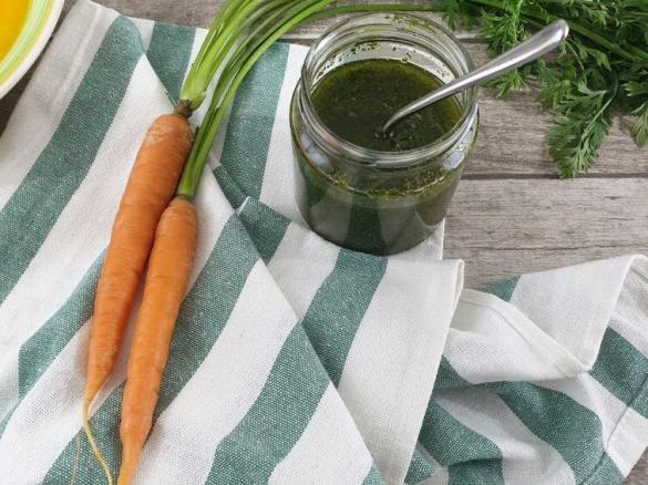 Pesto con le foglie di carote