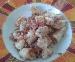 Gnocchi di cavolfiore con speck e semi di papavero