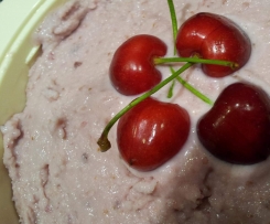 Gelato ricotta e ciliege