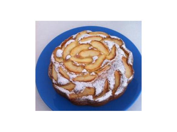 Torta di mele con nocciole e yogurt