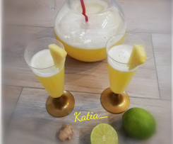 Aperitivo analcolico ananas, lime e zenzero.