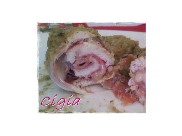 Involtini di tacchino ripieni di speck e formaggio con contorno di carciofi