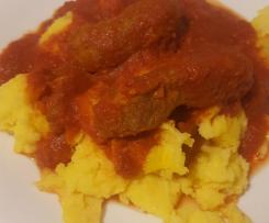 Sugo salsiccia e spuntature per polenta