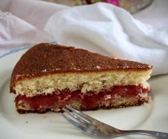 Torta alla farina di riso gluten-free con coulis di fragole.