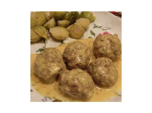 Polpette in Salsa Cremosa di Curry con Cavoletti di Bruxelles