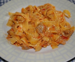 Fettuccine al sugo di tonno e peperoni