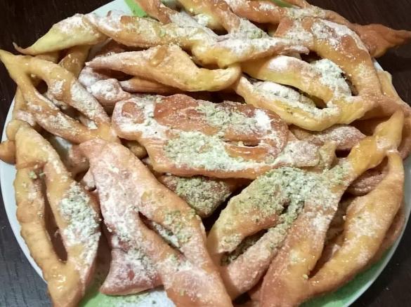BUGNE LIONESI ( frittelle francesi di carnevale)