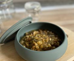 Minestra di riso integrale con lenticchie, porri e zucca