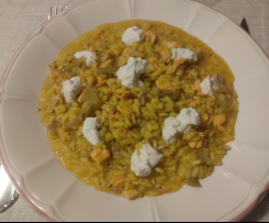 Risotto ai carciofi e salmone fresco con stracciatella e zafferano