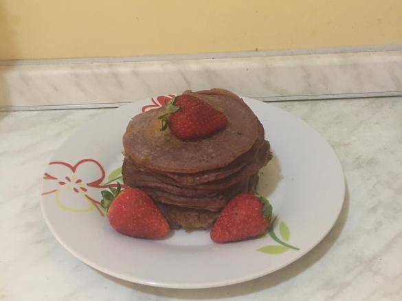 Pancakes con fragole e yogurt