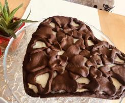 Crostata con ripieno di crema al latte e cocco