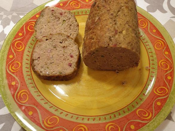 Polpettone morbido con speck, zucchine e scamorza