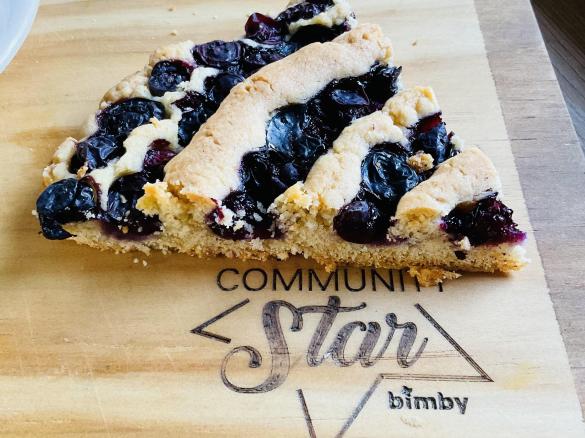 Frolla alle nocciole con mirtilli freschi (senza marmellata )