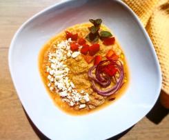 Zuppa fredda di pane e ortaggi