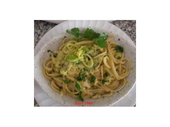 Linguine al pesto agrumato alle erbe