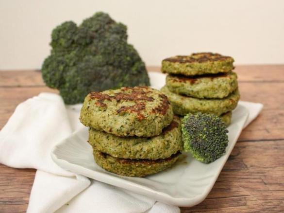 Burger di pollo e broccoli