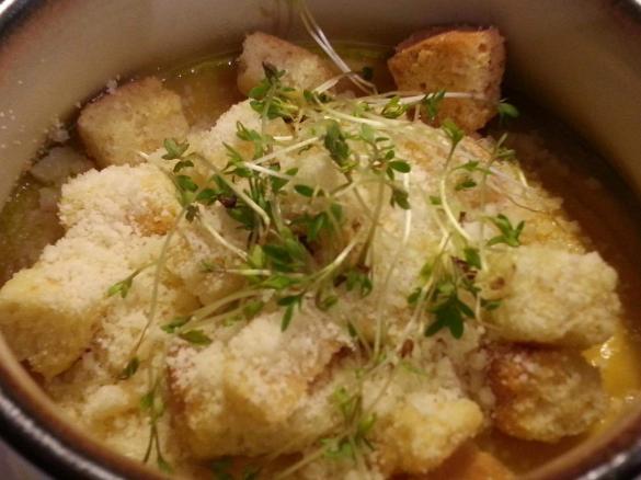 Vellutata di carote e pastinaca allo zenzero