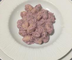 Gnocchi di patate alla crema di radicchio e grana
