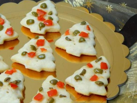 RICETTE DI NATALE - Alberelli di pizzette della blogger Antonella