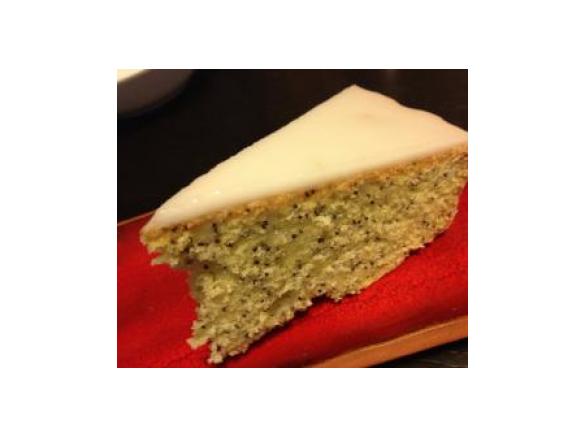 Torta ai semi di papavero con glassa al limone