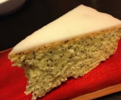 Torta ai semi di papavero con glassa al limone