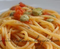 Spaghetti con pecorino e fave