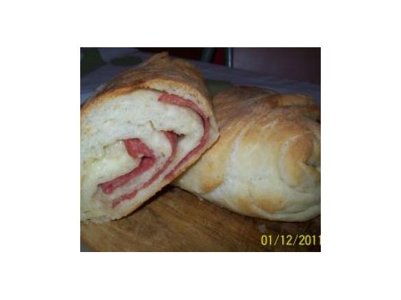 tortano napoletano con salame e olive nere by Corrada