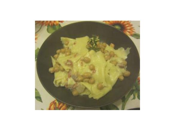 Maltagliati con ceci e lardo