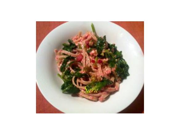 TRENETTE AL SUGO DI POMODORO CON SPINACI E RICOTTA