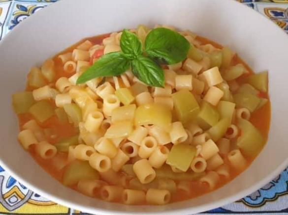 Pasta con zucca lunga siciliana
