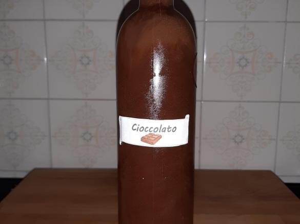 Liquore al cioccolato della nonna