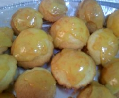 Muffin ripieni con glassa al cioccolato bianco