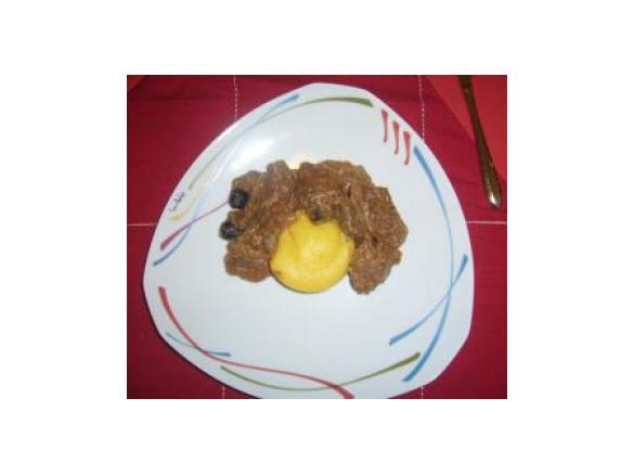 cinghiale alla cacciatora con tortino di polenta