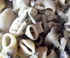 Pasta integrale con pollo e funghi