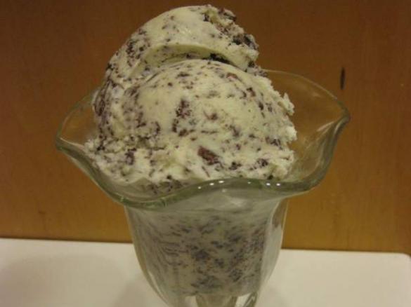 gelato alla stracciatella